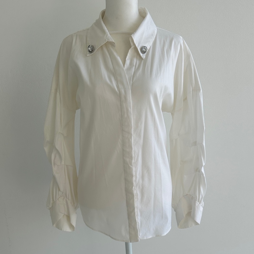Zara White Button-Down Blouse with Decorative Collar Buttons